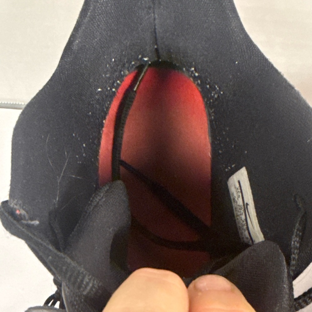 Size 11.5 - Nike Kyrie 5 EP Bred - AO2919-600 - Picture 10 of 11